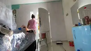 Fui contratada para pintar esse quarto!