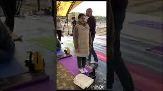 Загипнотизировал девушку 
