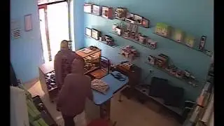 grabitje ne dyqanin e klajvi kompjuter