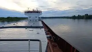 На теплоходе около шлюза в Углече.Река ВОЛГА.
