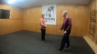 Präzise Tritte gegen Strukturen oder 