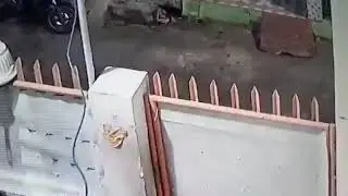 penampakan tuyul tertangkap cctv masuk kedalam rumah (serem )