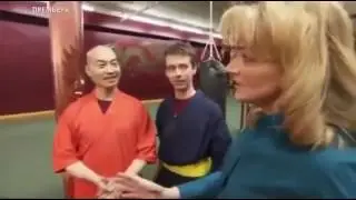 Шаолиньский монах наносит смертельный удар