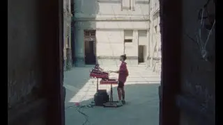 Ela Minus - close «𝗹𝗶𝗺𝗶𝗻𝗮𝗹 𝘀𝗽𝗮𝗰𝗲𝘀» 𝘭𝘪𝘷𝘦 𝘷𝘦𝘳𝘴𝘪𝘰𝘯