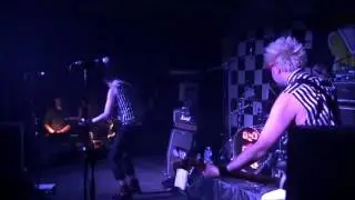 The Toy Dolls - Nellie the elephant - live@Crash!