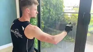 How to clean tinted windows Melbourne