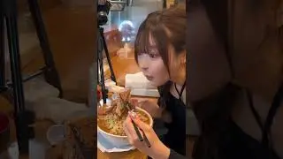 大食い彼女と行列の出来る人気ラーメン店に行ったら、、、@3.syokutaro