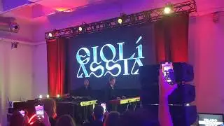 Gioli & Assia plays 
