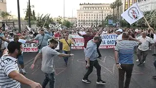 Εργάτες της ΛΑΡΚΟ: Με χορό συνεχίζουν τον αγώνα τους έξω από τη Βουλή