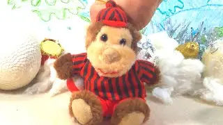 Новогоднее поздравление! Обезьянка поздравляет с Новым Годом