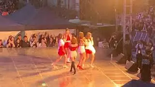 Nonton Red Velvet Di Hongik University, Hongdae, South Korea