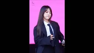 10 minutes of moonbyul singing the last few lines of love and hate