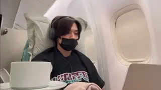 LEE KNOW MINI LOG