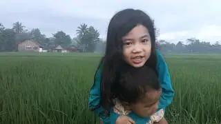 Fatiha and Nadrah - Main di Sawah