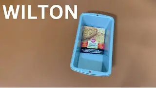 Wilton Recipe Ready Medium Loaf Pan