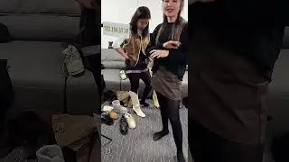 ДЕВОЧКИ В КОЛГОТКАХ МЕРЯЮТ РАЗНУЮ ОБУВЬ 👢 