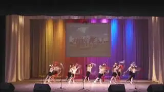 Танец с лентами 
