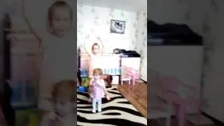 Подруга делает зарядку видео часть 1///лилибу шоу!!!!!!