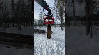 Установка шпунта Ларсена вибропогружателем Impulse 