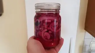 How to Make Homemade Pickled Red Onions