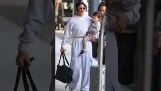 Priyanka chopra with bollywood family photo viral #bollywood
