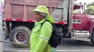 Volqueta o camión de movimiento de tierra