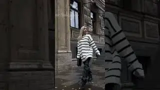 Свитер женский в полоску оверсайз
