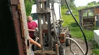 Бурим новаю скважину для воды.