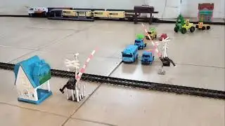 WoW..!! Lokomotif Baru Uji Coba Berangkat Dari Stasiun & Melewati Perlintasan !