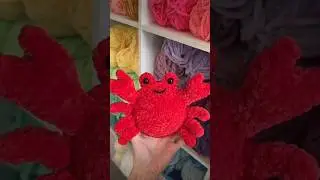 crocheting a no-sew crab plush 🦀❤️ #crochet #plushies #amigurumi