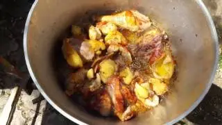 плов с курицей готовим на ракетной печи в походных условиях.