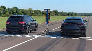 Lamborghini Urus vs Jeep Cherokee Trackhawk