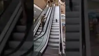 Он понял, как прикалываться на эскалаторе