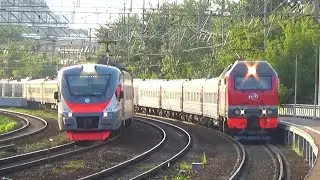 Гонка ЭП2К-403 с поездом и ЭП2Д-0154 в кривой у платформы Электрозаводская
