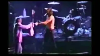Kurt Cobain Guitar Fight!