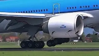 CROSSWIND landing EMPTY KLM B777-300