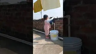 Aadvika ko kitna kam karna pdta hai❤️😃 #viral #trending #trendingshorts #babygirl #baby #hardwork