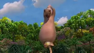 Madagascar - Gloria on Melman's Head