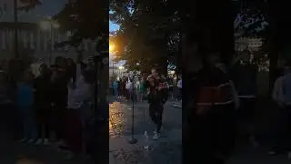 Бумбокс. Белые обои.