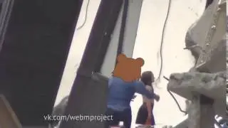 МУЖИК УКРАЛ ДЕВОЧКУ НА ВИДУ У ВСЕХ