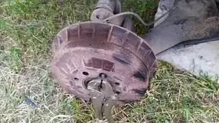 КЛИНИТ ЗАДНЕЕ КОЛЕСО ПРИЧИНЫ