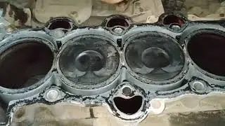 Removed the cylinder head of the 1.6 GDI G4FD engine on a Hyundai Avante MD