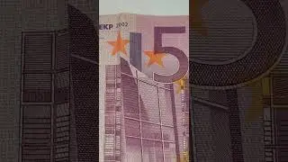 Checking 500 euro note