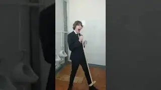 Мамааааа с шваброй