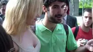 La amiga de SrCheto y patada en los huevos