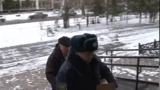 Сдай оружие добровольно