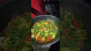 хащлама.Он ночью на кухне.Пальчики оближешь 