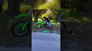 A biker staged a speed test for his friends (@ABMoto360)