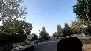 Поиск идеального ракурса. Вид с лямки рюкзака.
