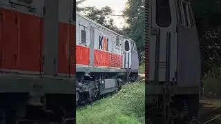 Pasang stiker dulu 😁😁 #shorts #keretaapi